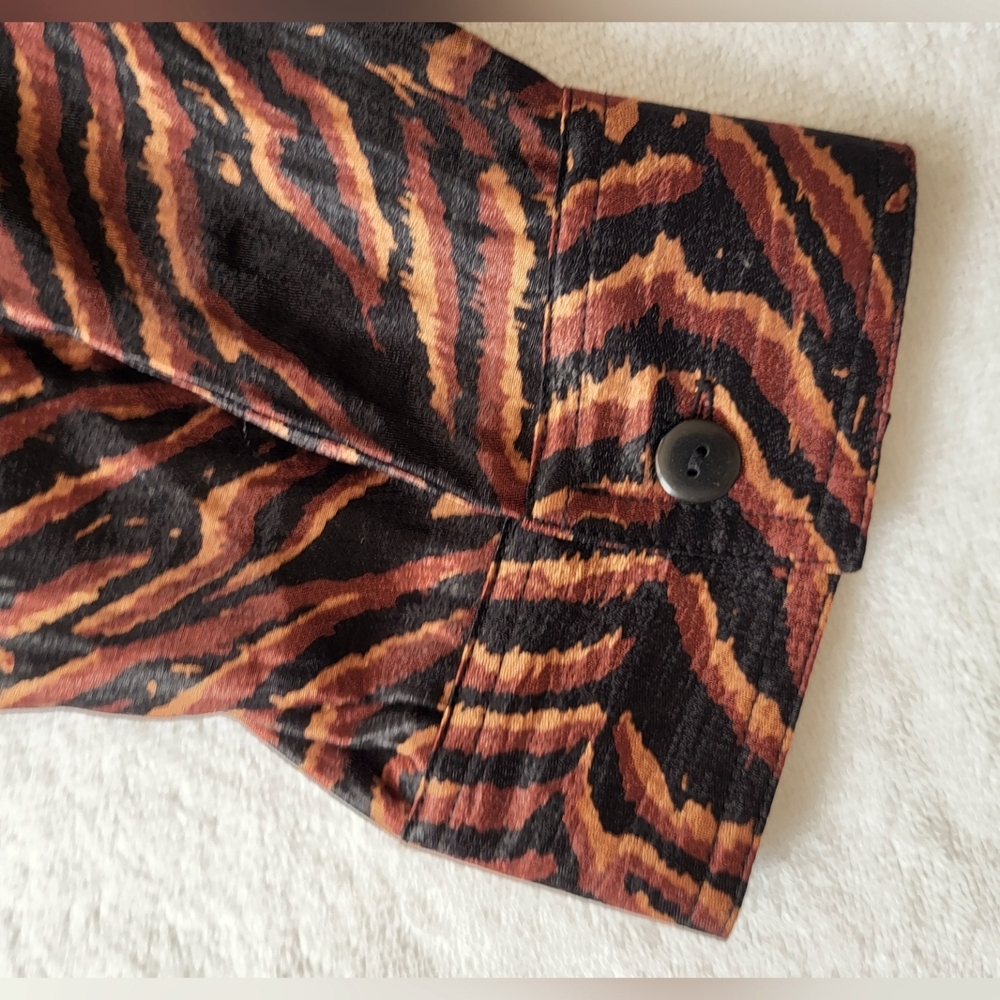 ERIN Metallic Brown & Black Tiger Print Button-up Blouse - Size 1X (NWT) - Picture 4 of 7